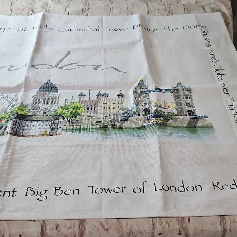 London Tea Time Towel‎ 29x28 Cotton The Dome Red Bis Ect